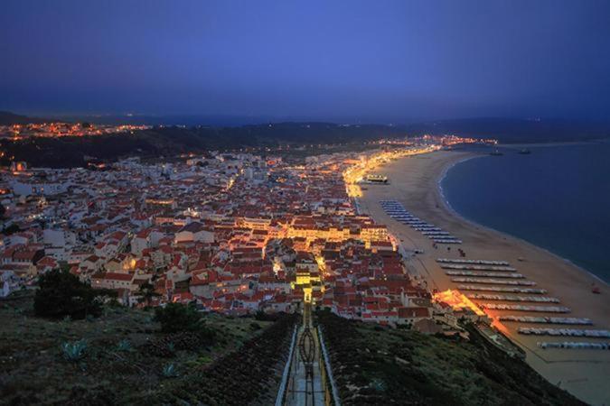 Sunset Terrace - Beachfront Apartment With Private Parking Nazaré Exterior foto